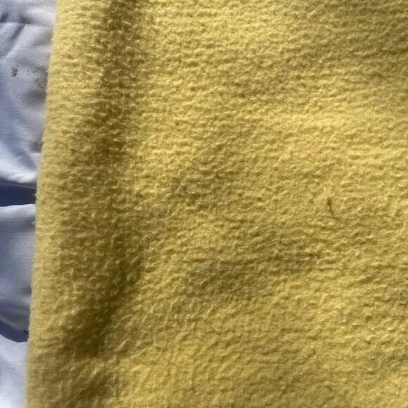 Sears Source 47 Acrylic Fleece Fuzzy Blanket Yellow Silky Edge Floral Accent Vtg - Picture 4 of 10